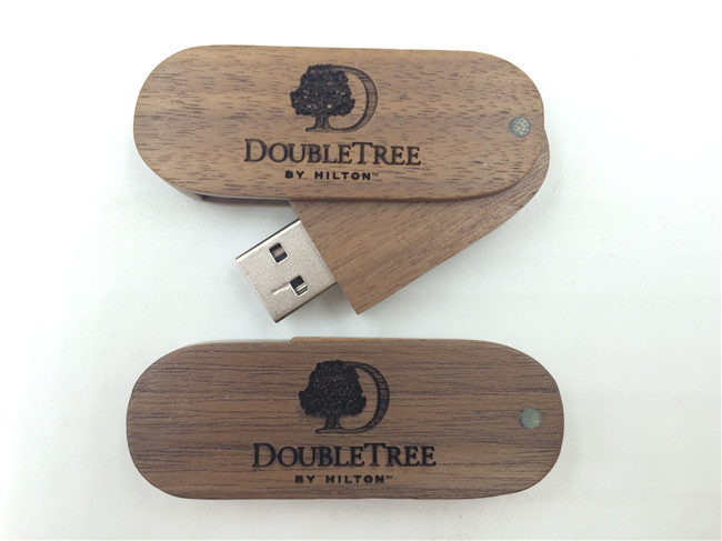 希爾頓逸林酒店定制旋轉木頭U盤禮品 胡桃木旋轉木頭U盤制作工廠